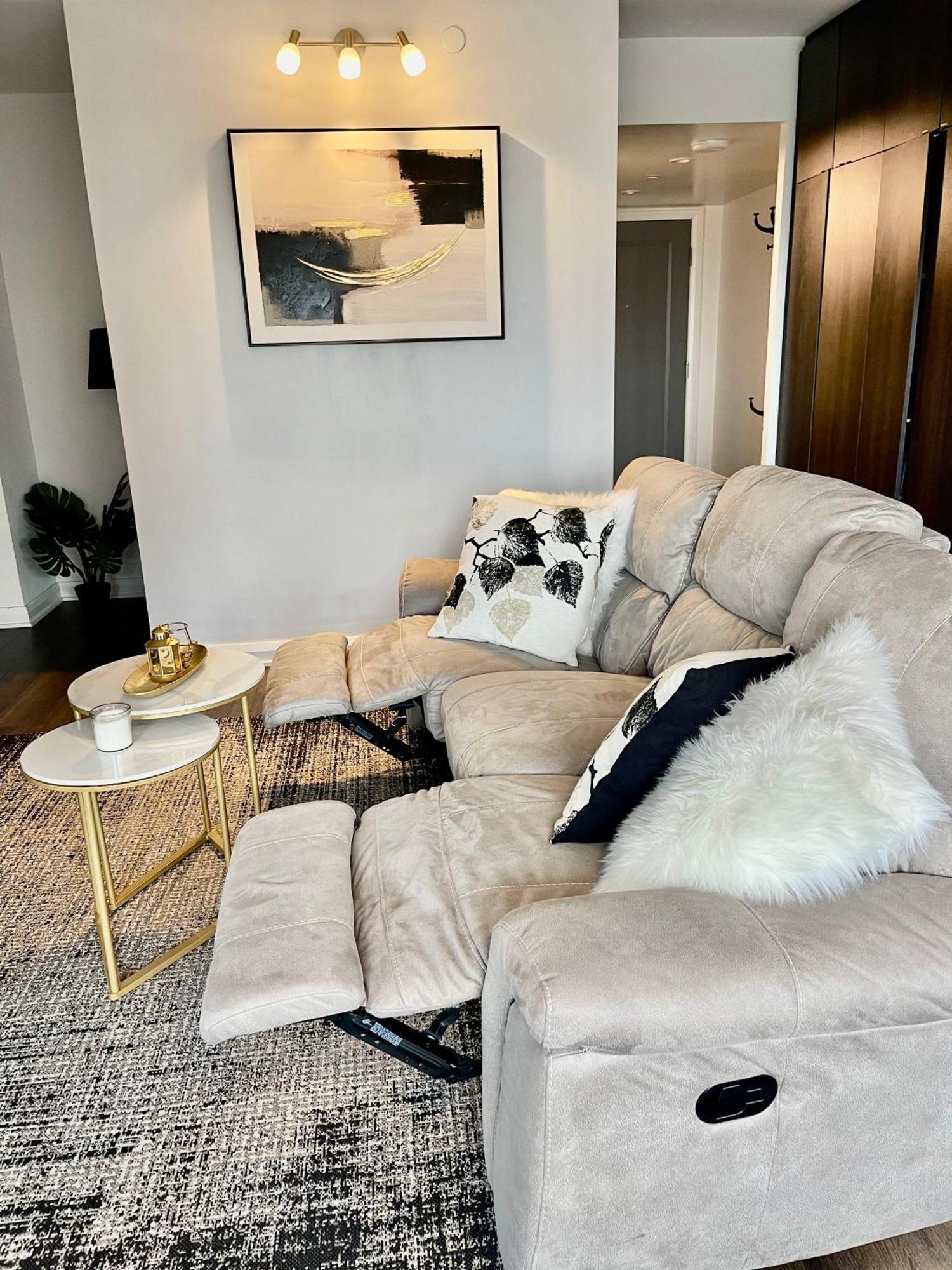 Luxury 2-Bedroom Apartment In Yorkville With The Best City View In Downtown Toronto Zewnętrze zdjęcie
