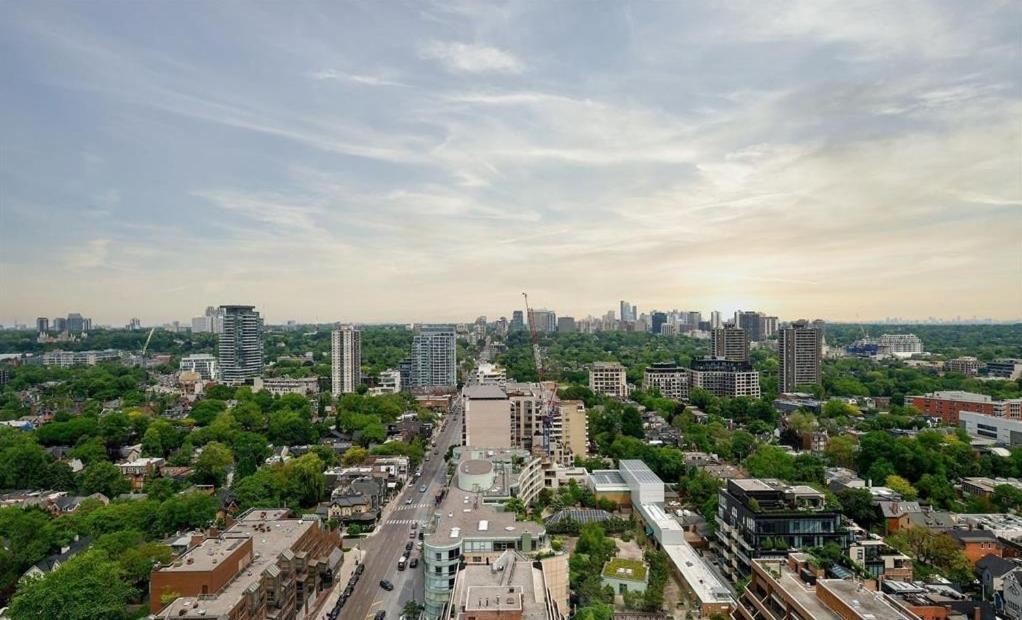 Luxury 2-Bedroom Apartment In Yorkville With The Best City View In Downtown Toronto Zewnętrze zdjęcie